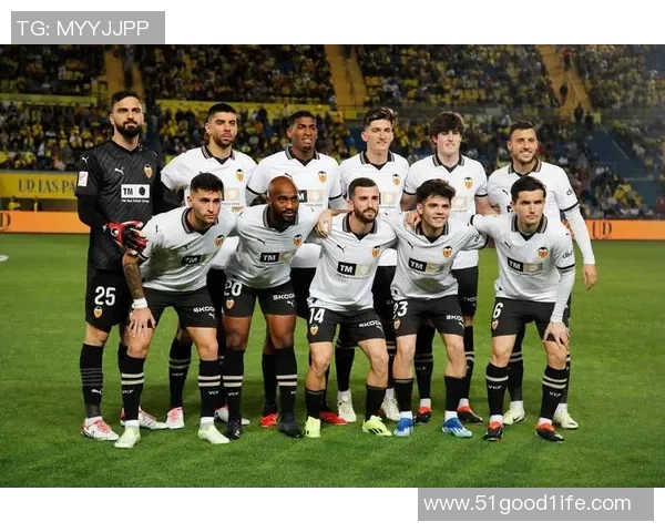 西班牙足球明星盛装出席活动现场精彩瞬间回顾 西班牙足球明星盛装出席活动现场精彩瞬间回顾